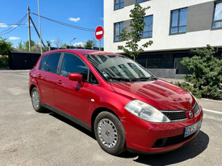 Nissan Tiida foto 9