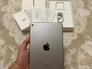 Apple iPad mini 4 128GB Wi-Fi 7.9inch Space Gray foto 8