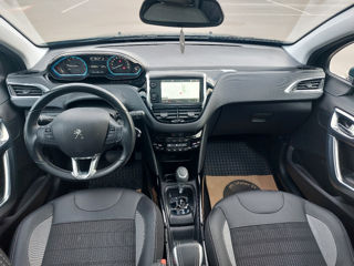 Peugeot 2008 foto 9