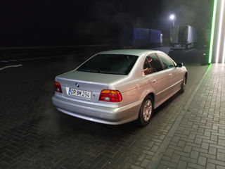 BMW 5 Series foto 2