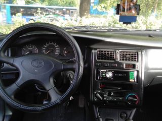 Toyota Carina foto 2