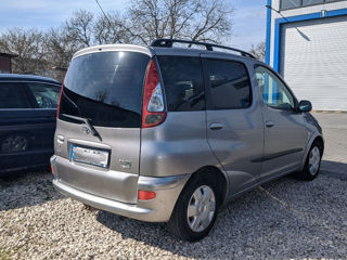 Toyota Yaris Verso foto 0