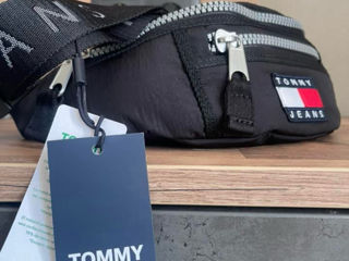 Сумка поясная Tommy Hilfiger foto 4