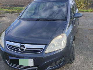 Opel Zafira foto 2