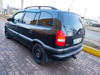 Opel Zafira foto 2