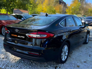 Ford Fusion foto 4