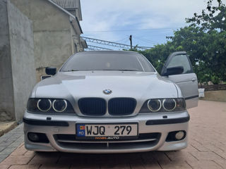 BMW 5 Series foto 6