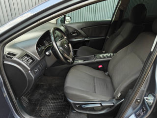 Toyota Avensis фото 6