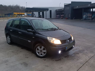 Renault Grand Scenic foto 2