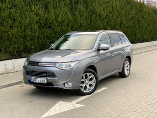 Mitsubishi Outlander foto 2