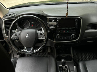 Mitsubishi Outlander foto 6