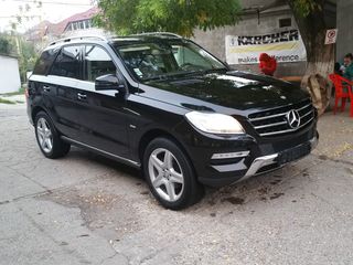 Mercedes ML Class foto 2