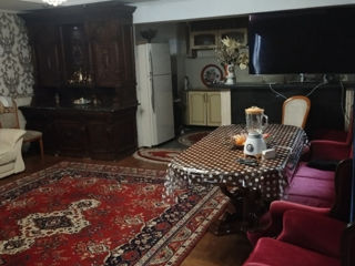 5-комн. кв., 130 м², 1/2 эт.