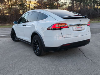 Tesla Model X foto 20