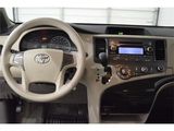 Toyota Sienna foto 6