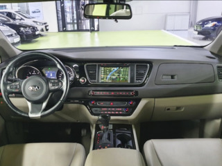 KIA Carnival foto 5