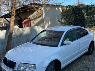 Skoda Superb foto 2