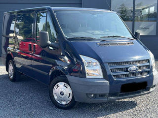 Chirie auto ford transit