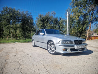 BMW 5 Series foto 5