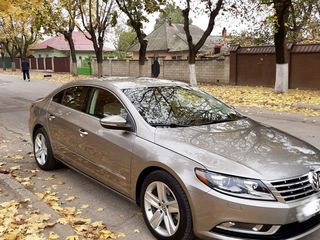 Volkswagen Passat CC foto 1