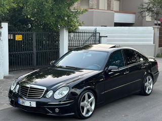 Mercedes E-Class foto 1