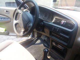 Mazda 323 foto 4