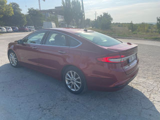 Ford Fusion foto 2