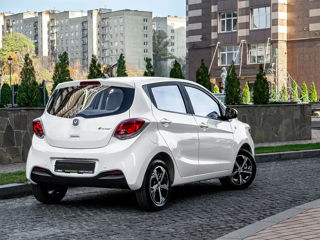 Changan E-STAR foto 2