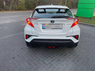 Toyota C-HR foto 4