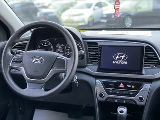 Hyundai Elantra foto 9