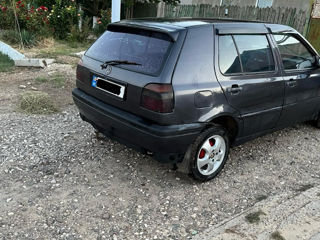 Volkswagen Golf foto 1