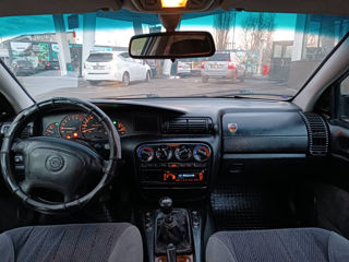 Opel Omega foto 8