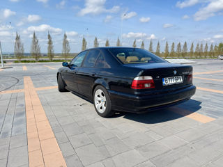 BMW 5 Series foto 4