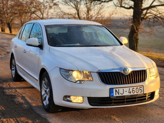 Skoda Superb foto 2