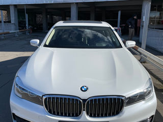 BMW 7 Series foto 2