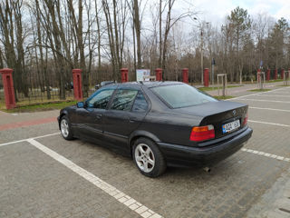 BMW 3 Series foto 4