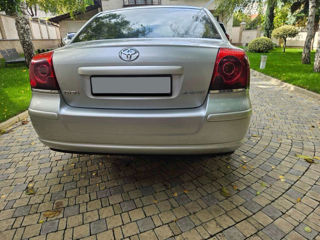 Toyota Avensis foto 3