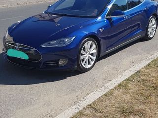 Tesla Model S foto 1