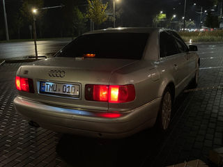 Audi S8 foto 4