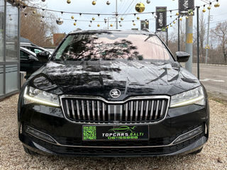 Skoda Superb foto 2