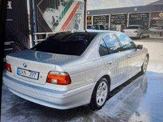 BMW 5 Series foto 4