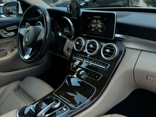 Mercedes C-Class foto 6