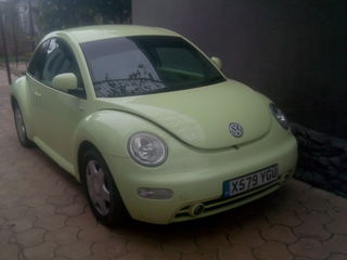 Volkswagen New Beetle foto 2