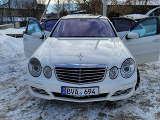 Mercedes E-Class foto 1