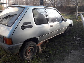 Peugeot 205 foto 4