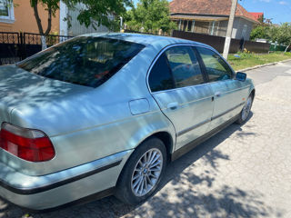 BMW 5 Series foto 4