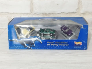 Hot Wheels Mustang Set 100%