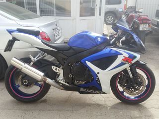 Suzuki GSX 600 R foto 2