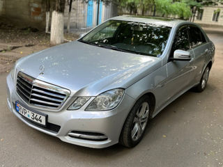 Mercedes E-Class foto 1