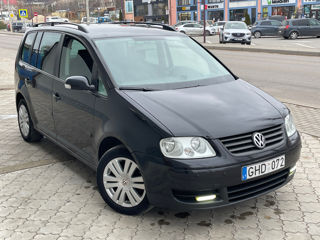 Volkswagen Touran foto 5